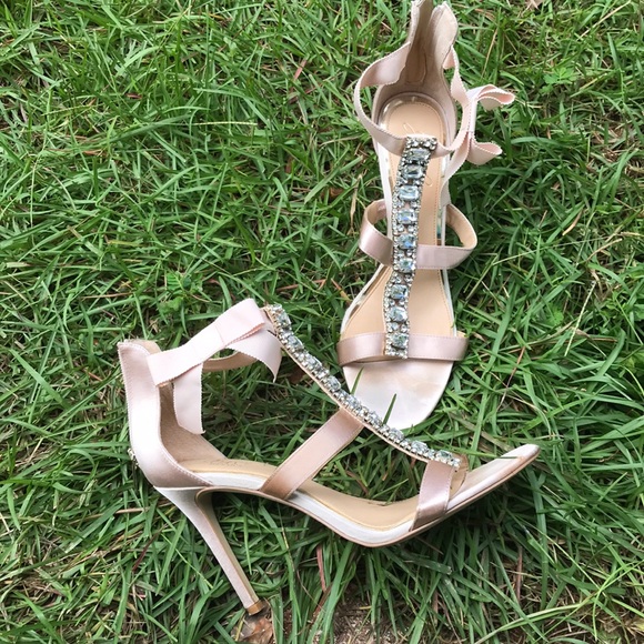 Badgley Mischka Shoes - Jewel Badgley Mischka heels Sz 8.5